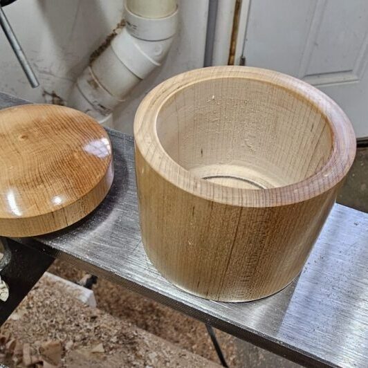 Intermediate Woodturning with Jim Prinkey: Round box with lid